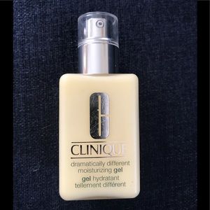 Clinique Dramatically Different Moisturizing Gel